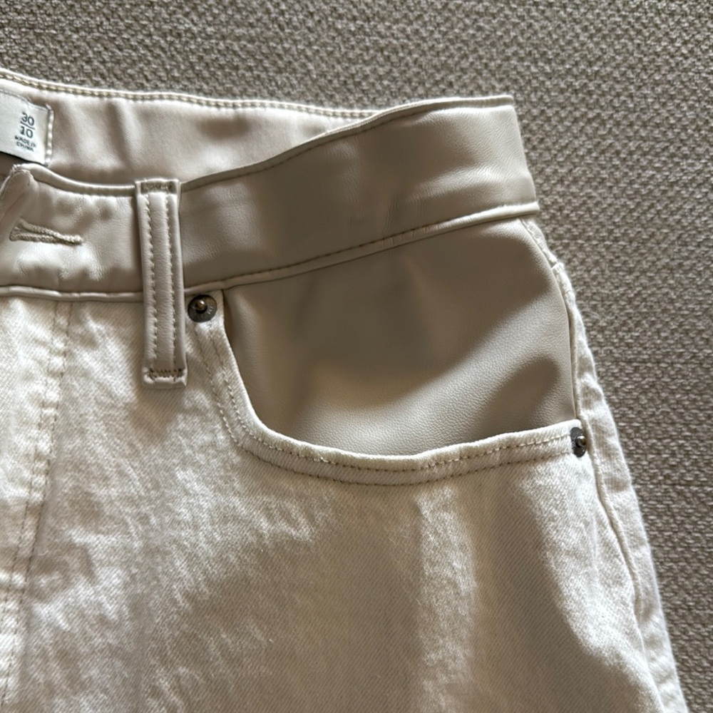 Abercrombie & Fitch White Women's Shorts - Picture 3 of 5